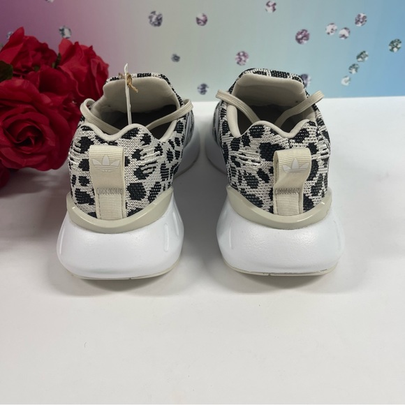 🏃🏽‍♀️HP! ADIDAS SWIFT RUN 22 DALMATIAN - Picture 8 of 12